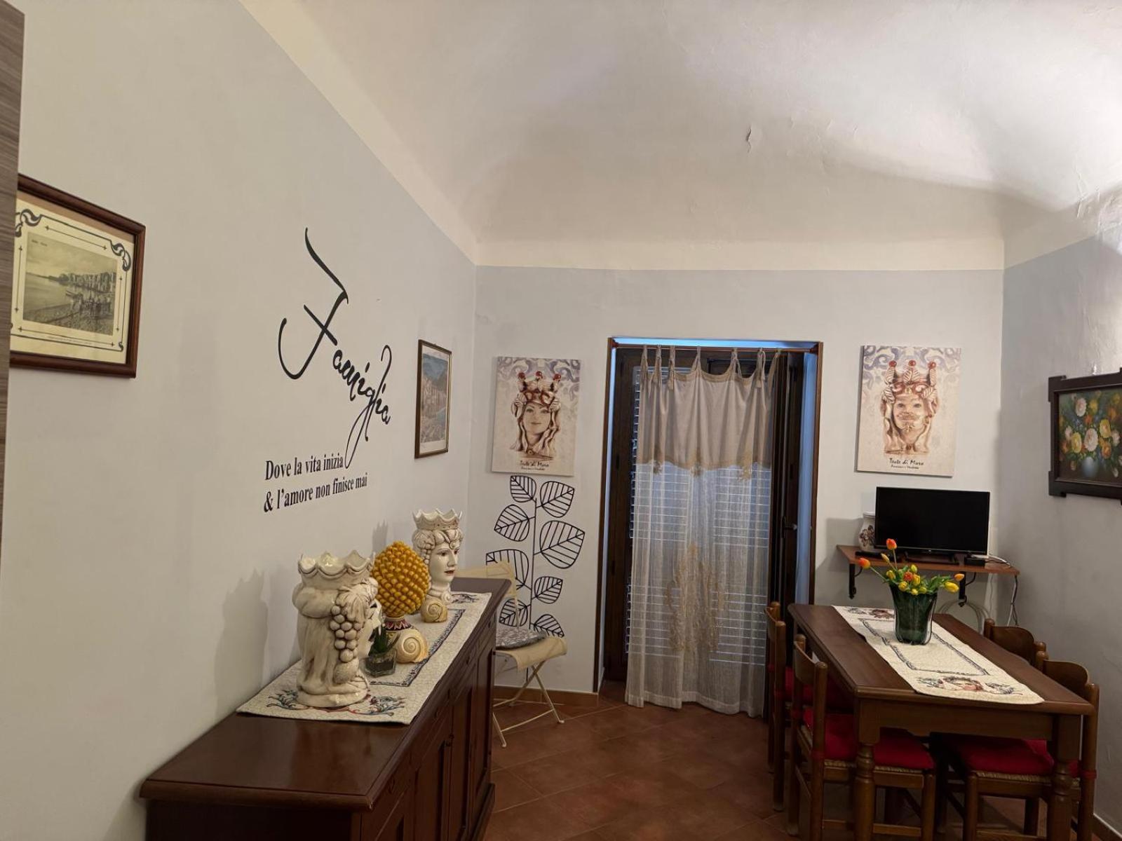 Casa Vacanze Mimi Чефалу Экстерьер фото